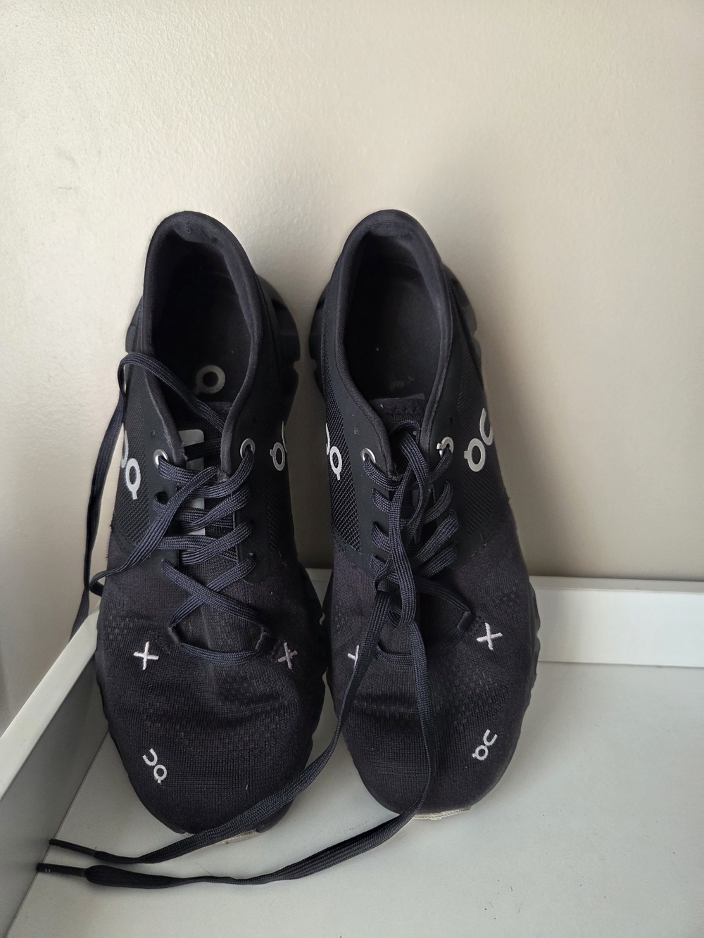 On Running Black Athletic Sneakers Women Sz 8/39